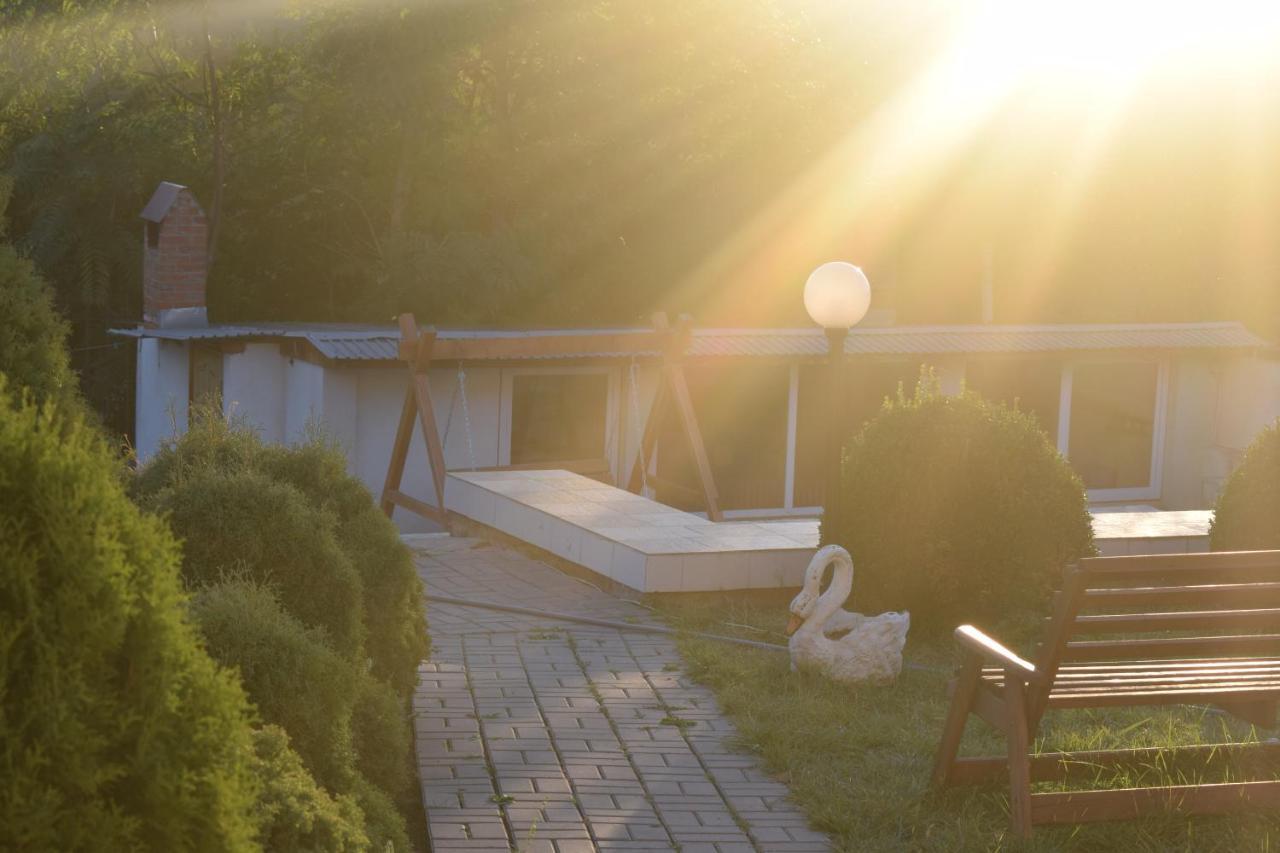Hotel Constancia Kamjanez-Podilskyj Exterior foto